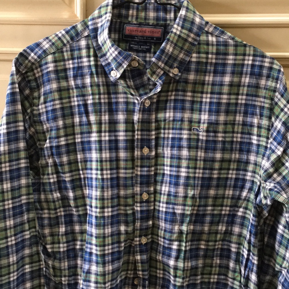 Vineyard Vines Button down whale shirt. Boys XL